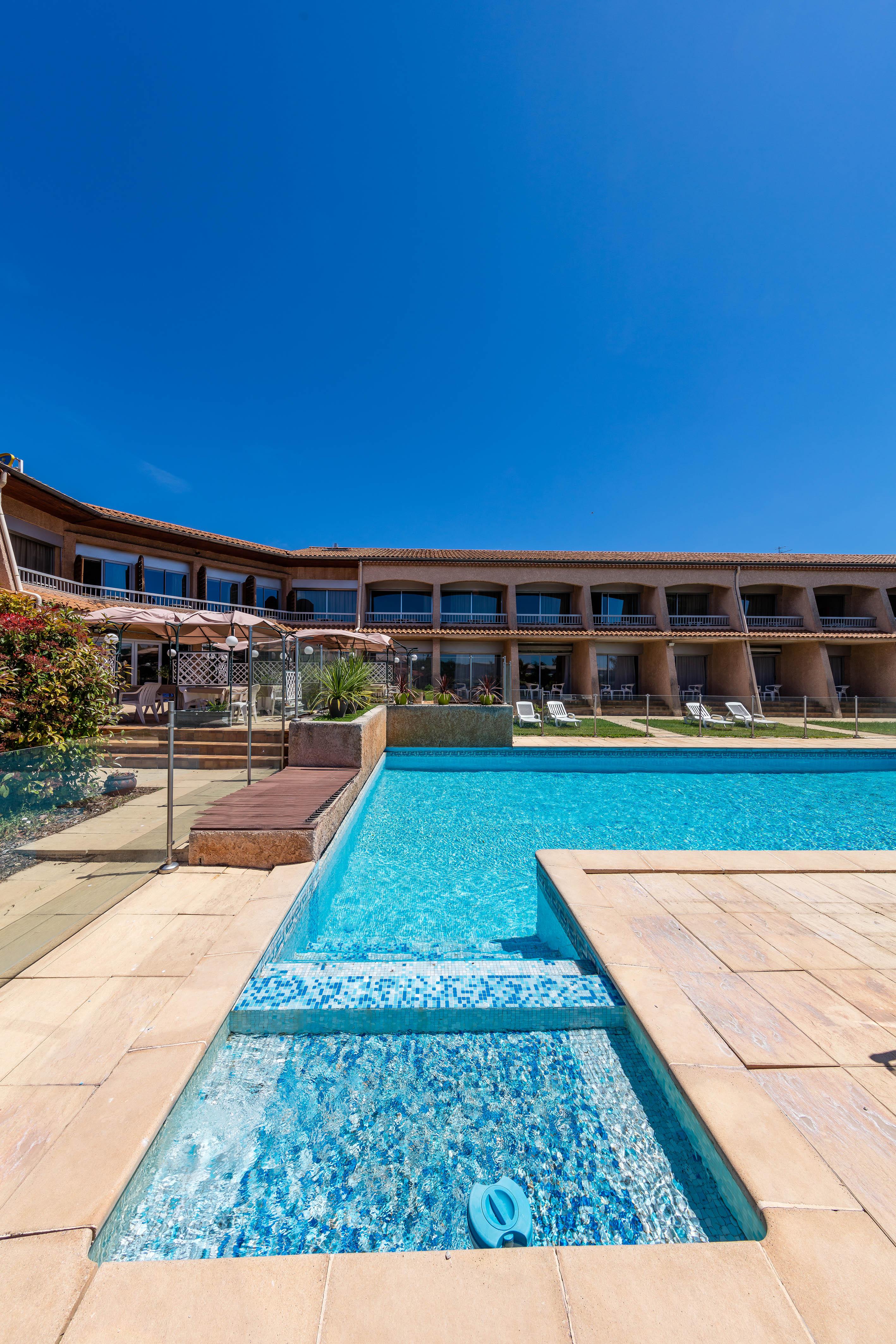Noemys Toulon La Valette - Hotel Restaurant Avec Piscine Eksteriør bilde