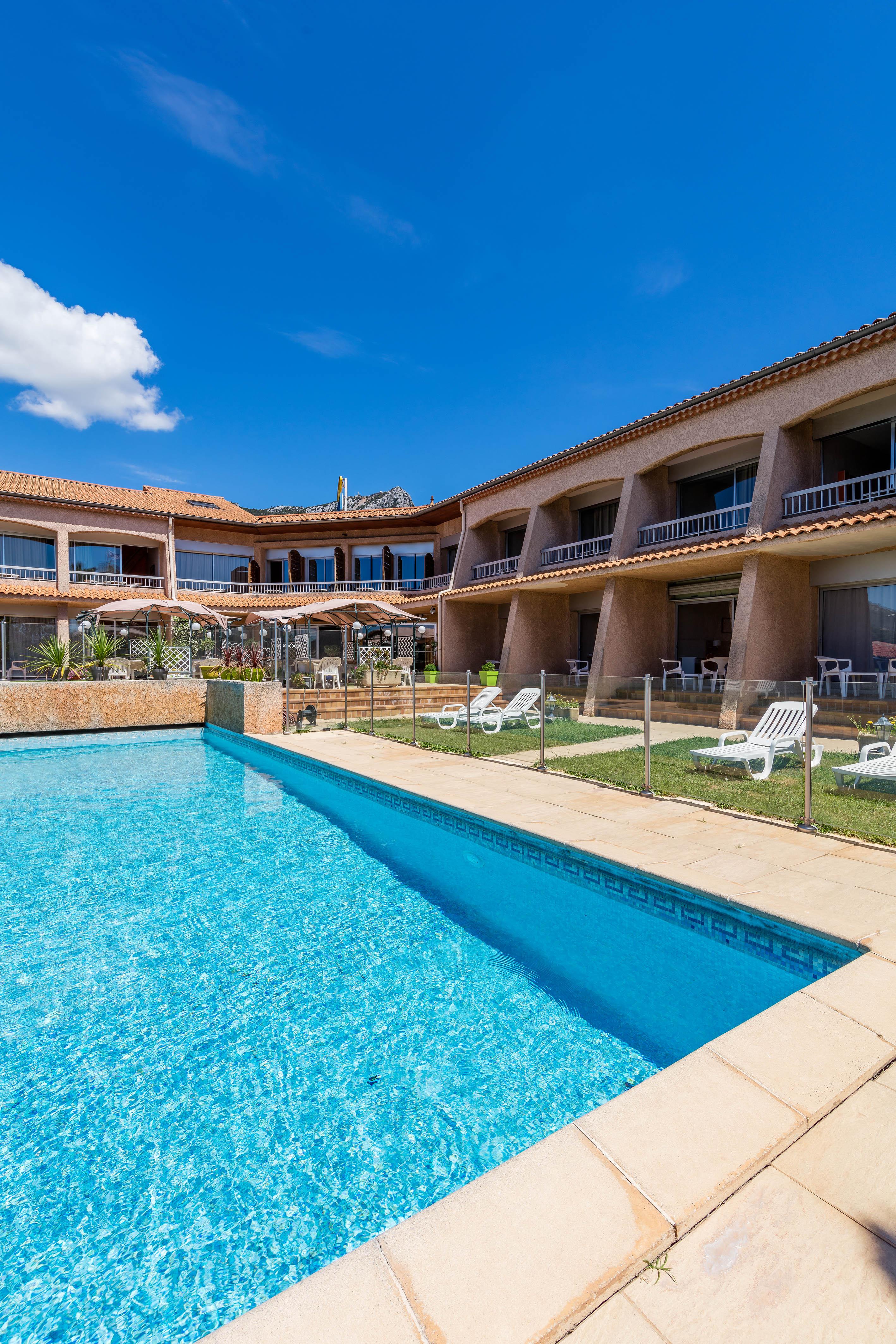Noemys Toulon La Valette - Hotel Restaurant Avec Piscine Eksteriør bilde